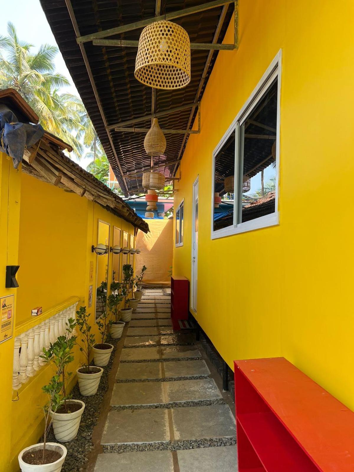 Hostel Whoopers